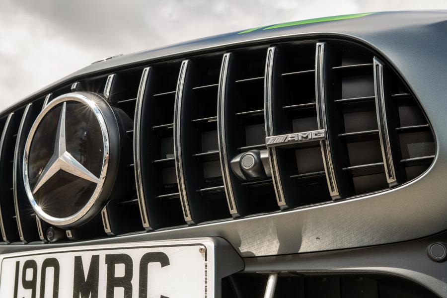 Детали экстерьера Mercedes-AMG GT R PRO (C190) 2019 года  (UK) (фото 4 из 40)
